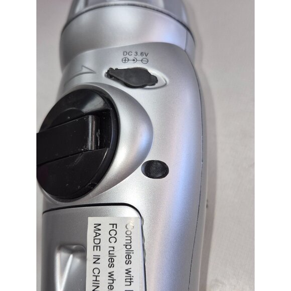 Dynamo AM/FM Torch Light Radio Hand Crank LED Flashlight - Picture 4 of 7